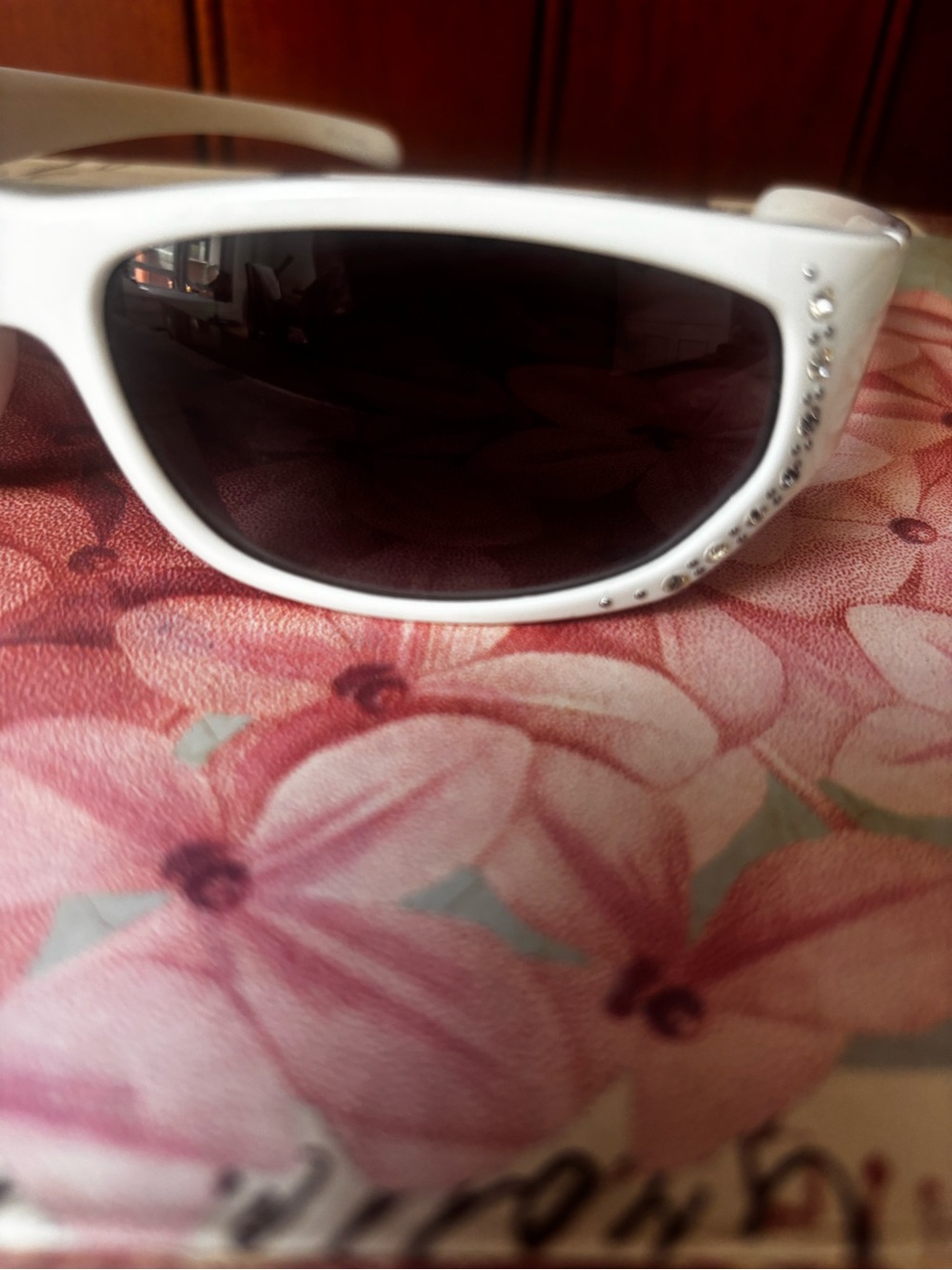 Daisy Fuentes white wrap-around sunglasses vintage Y2K-style - Picture 10 of 12